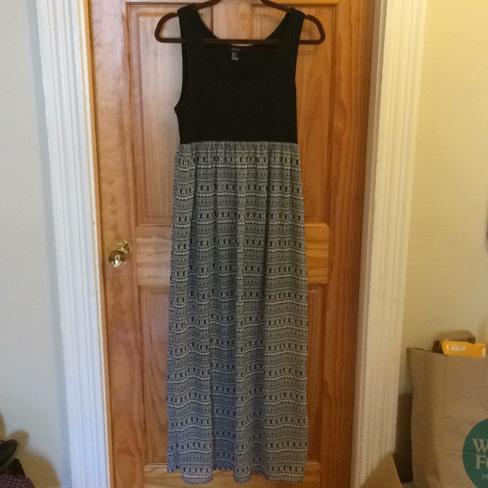 Maxi dress black and white